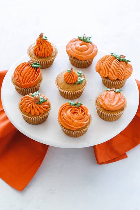 Artisanal Rosette Cupcake Platter (8 pcs)
